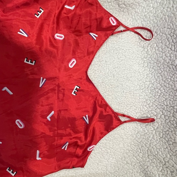 XL VICTORIA’S SECRET 2 PIECE SHORT SLEEVE & SHORTS & SPAGHETTI STRAP NWOT RED - Picture 2 of 8
